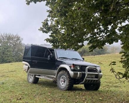 Зеленый Мицубиси Паджеро, объемом двигателя 3.5 л и пробегом 350 тыс. км за 5800 $, фото 2 на Automoto.ua