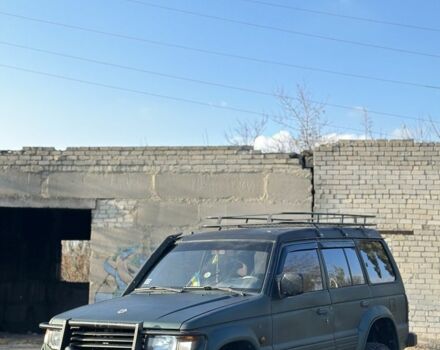 Зелений Міцубісі Паджеро, об'ємом двигуна 2.5 л та пробігом 350 тис. км за 3100 $, фото 2 на Automoto.ua