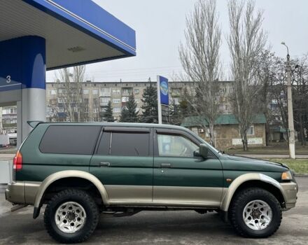 Зеленый Мицубиси Паджеро, объемом двигателя 3 л и пробегом 200 тыс. км за 3700 $, фото 6 на Automoto.ua
