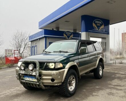 Зеленый Мицубиси Паджеро, объемом двигателя 3 л и пробегом 200 тыс. км за 3700 $, фото 1 на Automoto.ua