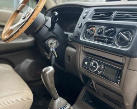 Зеленый Мицубиси Паджеро, объемом двигателя 3 л и пробегом 200 тыс. км за 3700 $, фото 10 на Automoto.ua