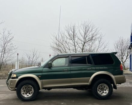 Зеленый Мицубиси Паджеро, объемом двигателя 3 л и пробегом 200 тыс. км за 3700 $, фото 2 на Automoto.ua