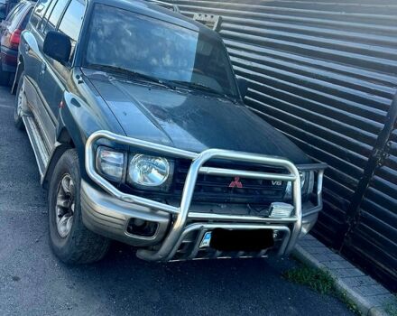Зелений Міцубісі Паджеро, об'ємом двигуна 3.5 л та пробігом 220 тис. км за 4400 $, фото 1 на Automoto.ua