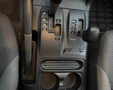 Зеленый Мицубиси Паджеро, объемом двигателя 0 л и пробегом 300 тыс. км за 5918 $, фото 3 на Automoto.ua