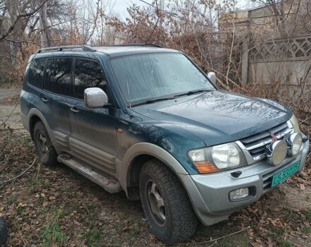Зеленый Мицубиси Паджеро, объемом двигателя 3.2 л и пробегом 194 тыс. км за 5500 $, фото 1 на Automoto.ua