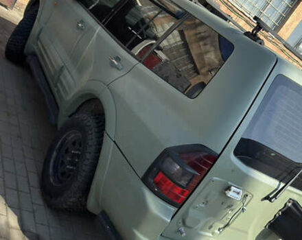 Зеленый Мицубиси Паджеро, объемом двигателя 3.5 л и пробегом 325 тыс. км за 5750 $, фото 3 на Automoto.ua