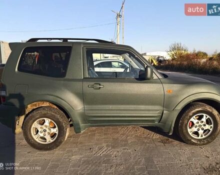 Зеленый Мицубиси Паджеро, объемом двигателя 3.2 л и пробегом 207 тыс. км за 9800 $, фото 1 на Automoto.ua