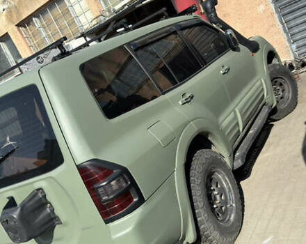 Зеленый Мицубиси Паджеро, объемом двигателя 3.5 л и пробегом 325 тыс. км за 5750 $, фото 2 на Automoto.ua