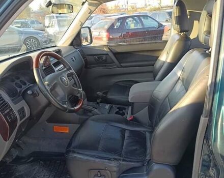 Зеленый Мицубиси Паджеро, объемом двигателя 3.2 л и пробегом 207 тыс. км за 9800 $, фото 5 на Automoto.ua