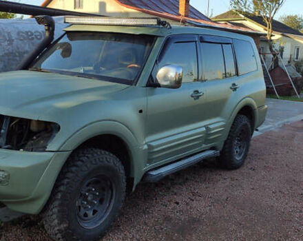 Зеленый Мицубиси Паджеро, объемом двигателя 3.5 л и пробегом 325 тыс. км за 5750 $, фото 4 на Automoto.ua
