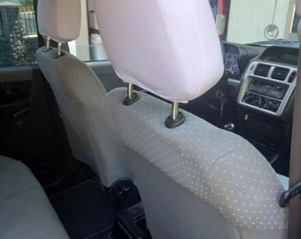 Зелений Міцубісі Паджеро, об'ємом двигуна 1.8 л та пробігом 205 тис. км за 5800 $, фото 2 на Automoto.ua