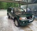Зеленый Мицубиси Паджеро, объемом двигателя 3 л и пробегом 350 тыс. км за 6500 $, фото 1 на Automoto.ua