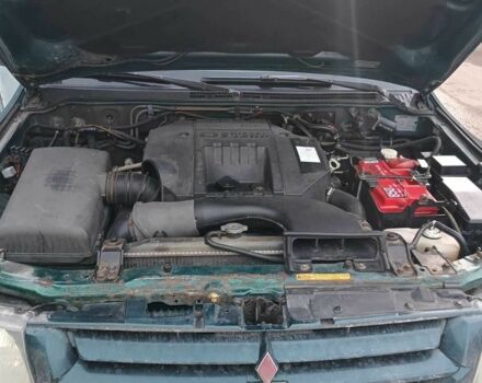 Зелений Міцубісі Паджеро, об'ємом двигуна 3.2 л та пробігом 416 тис. км за 6000 $, фото 4 на Automoto.ua