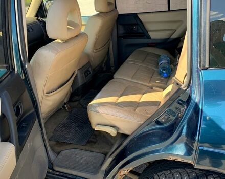 Зеленый Мицубиси Паджеро, объемом двигателя 3.2 л и пробегом 327 тыс. км за 5000 $, фото 4 на Automoto.ua