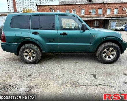 Зеленый Мицубиси Паджеро, объемом двигателя 2.5 л и пробегом 268 тыс. км за 3700 $, фото 1 на Automoto.ua
