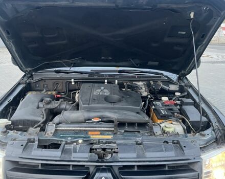 Зеленый Мицубиси Паджеро, объемом двигателя 3.2 л и пробегом 220 тыс. км за 7200 $, фото 18 на Automoto.ua