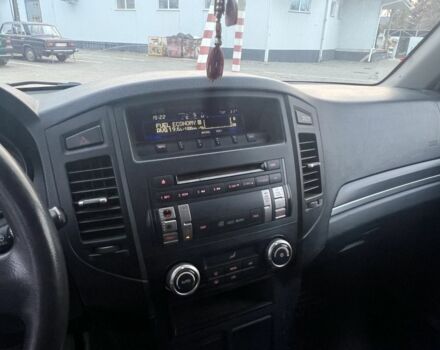 Зеленый Мицубиси Паджеро, объемом двигателя 3.2 л и пробегом 220 тыс. км за 7200 $, фото 11 на Automoto.ua