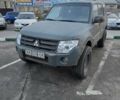 Зеленый Мицубиси Паджеро, объемом двигателя 3.2 л и пробегом 255 тыс. км за 13500 $, фото 1 на Automoto.ua