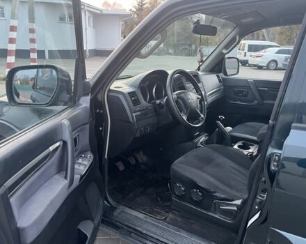 Зеленый Мицубиси Паджеро, объемом двигателя 3.2 л и пробегом 220 тыс. км за 7200 $, фото 9 на Automoto.ua