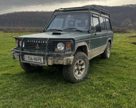 Зелений Міцубісі Паджеро, об'ємом двигуна 2.5 л та пробігом 350 тис. км за 3900 $, фото 1 на Automoto.ua