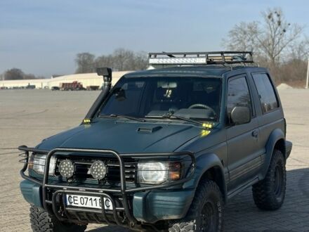 Зеленый Мицубиси Паджеро, объемом двигателя 2.5 л и пробегом 300 тыс. км за 7750 $, фото 1 на Automoto.ua