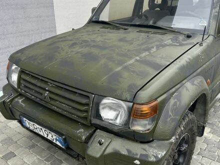 Зеленый Мицубиси Паджеро, объемом двигателя 2.5 л и пробегом 450 тыс. км за 3700 $, фото 1 на Automoto.ua