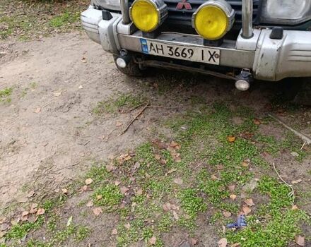 Зелений Міцубісі Паджеро, об'ємом двигуна 2.8 л та пробігом 350 тис. км за 5000 $, фото 1 на Automoto.ua