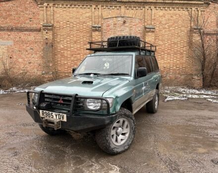 Зелений Міцубісі Паджеро, об'ємом двигуна 2.8 л та пробігом 300 тис. км за 4257 $, фото 1 на Automoto.ua