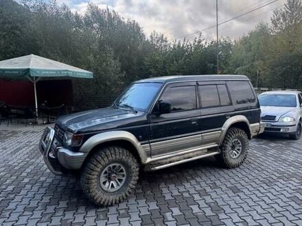 Зеленый Мицубиси Паджеро, объемом двигателя 3.5 л и пробегом 350 тыс. км за 5800 $, фото 1 на Automoto.ua