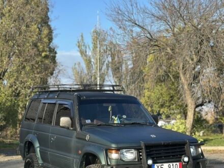Зелений Міцубісі Паджеро, об'ємом двигуна 2.5 л та пробігом 350 тис. км за 3100 $, фото 1 на Automoto.ua