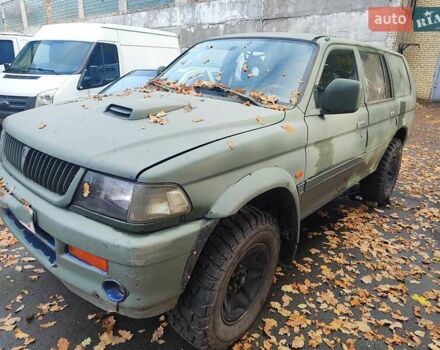 Міцубісі Паджеро 1999 у Києві на Automoto.ua Зелений Міцубісі Паджеро, об'ємом двигуна 2.5 л та пробігом 300 тис. км за 3000 $, фото 1 на Automoto.ua