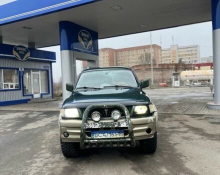 Зеленый Мицубиси Паджеро, объемом двигателя 3 л и пробегом 200 тыс. км за 3700 $, фото 1 на Automoto.ua