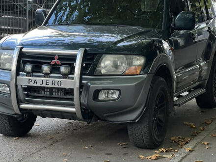 Зелений Міцубісі Паджеро, об'ємом двигуна 3.2 л та пробігом 388 тис. км за 10000 $, фото 1 на Automoto.ua