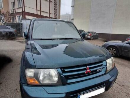 Зеленый Мицубиси Паджеро, объемом двигателя 3.2 л и пробегом 425 тыс. км за 6500 $, фото 1 на Automoto.ua