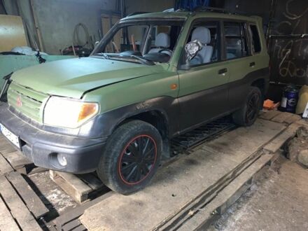 Зеленый Мицубиси Паджеро, объемом двигателя 1.8 л и пробегом 230 тыс. км за 1700 $, фото 1 на Automoto.ua