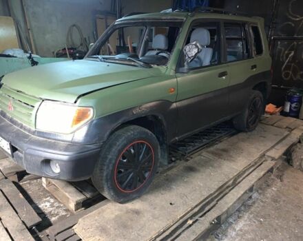 Зеленый Мицубиси Паджеро, объемом двигателя 1.8 л и пробегом 230 тыс. км за 1700 $, фото 1 на Automoto.ua