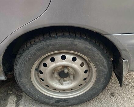 Серый Мицубиси Протон, объемом двигателя 1.5 л и пробегом 154 тыс. км за 1150 $, фото 1 на Automoto.ua