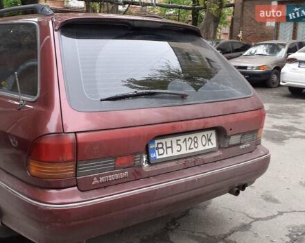 Красный Мицубиси Сигма, объемом двигателя 3 л и пробегом 100 тыс. км за 2000 $, фото 1 на Automoto.ua