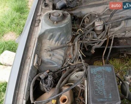 Мицубиси Сигма 1992 в Килие на Automoto.ua Серый Мицубиси Сигма, объемом двигателя 2.97 л и пробегом 300 тыс. км за 600 $, фото 7 на Automoto.ua