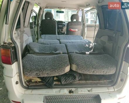 Белый Мицубиси Спейс Гир, объемом двигателя 2.4 л и пробегом 310 тыс. км за 9995 $, фото 5 на Automoto.ua