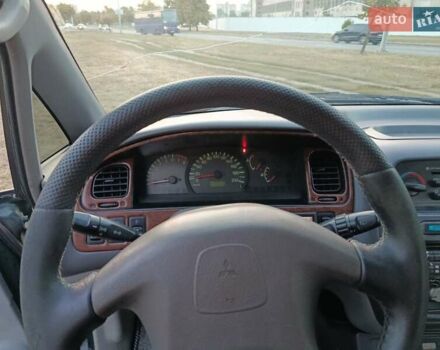 Зеленый Мицубиси Спейс Гир, объемом двигателя 2 л и пробегом 440 тыс. км за 3800 $, фото 15 на Automoto.ua