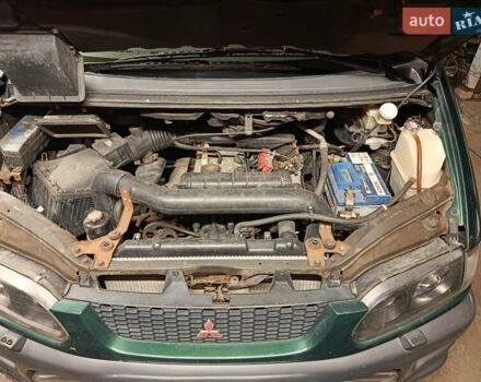 Зеленый Мицубиси Спейс Гир, объемом двигателя 2 л и пробегом 440 тыс. км за 3800 $, фото 18 на Automoto.ua
