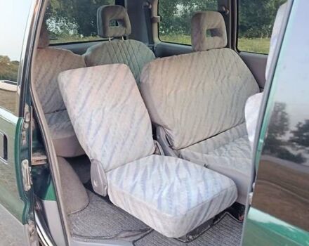 Зеленый Мицубиси Спейс Гир, объемом двигателя 2 л и пробегом 440 тыс. км за 3800 $, фото 2 на Automoto.ua