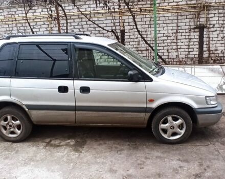 Серый Мицубиси Спейс Раннер, объемом двигателя 2 л и пробегом 56 тыс. км за 1424 $, фото 6 на Automoto.ua