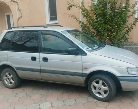 Серый Мицубиси Спейс Раннер, объемом двигателя 2 л и пробегом 56 тыс. км за 1424 $, фото 1 на Automoto.ua