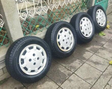 Синій Міцубісі Спейс Раннер, об'ємом двигуна 1.8 л та пробігом 390 тис. км за 2700 $, фото 28 на Automoto.ua