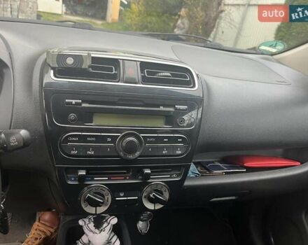 Білий Міцубісі Спейс Стар, об'ємом двигуна 1 л та пробігом 159 тис. км за 5225 $, фото 7 на Automoto.ua