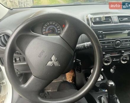 Білий Міцубісі Спейс Стар, об'ємом двигуна 1 л та пробігом 159 тис. км за 5225 $, фото 4 на Automoto.ua