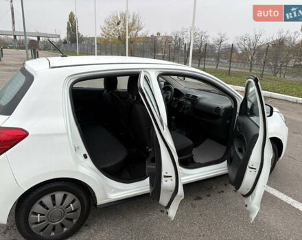 Білий Міцубісі Спейс Стар, об'ємом двигуна 1 л та пробігом 72 тис. км за 5600 $, фото 4 на Automoto.ua