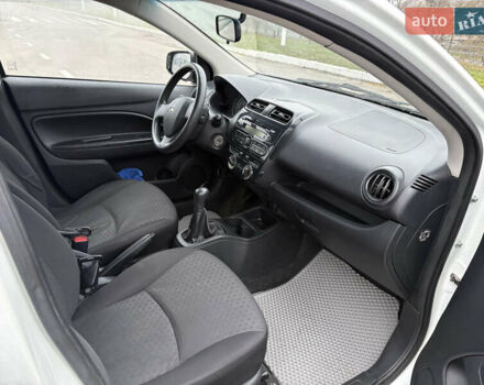 Білий Міцубісі Спейс Стар, об'ємом двигуна 1 л та пробігом 72 тис. км за 5600 $, фото 3 на Automoto.ua